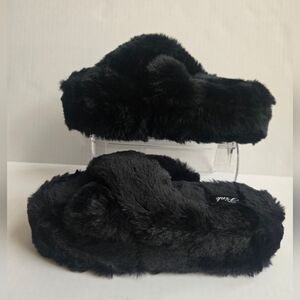 NEW- PINK Victoria's Secret - size Medium 7/8 BLACK FURRY PLATFORM SLIPPERS-GIFT